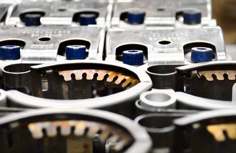 Startseite 2 Montierte Metallteile